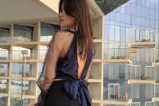 谢娜成都演唱会想看人数超35万艺人跨界为何引争议