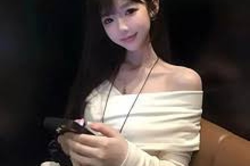 江疏影39岁凭“脚毛”上热搜背后藏着内娱对中年女星最大的傲慢