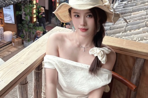 百年大福品牌代言人献礼新西兰前总理珍妮希普利女士